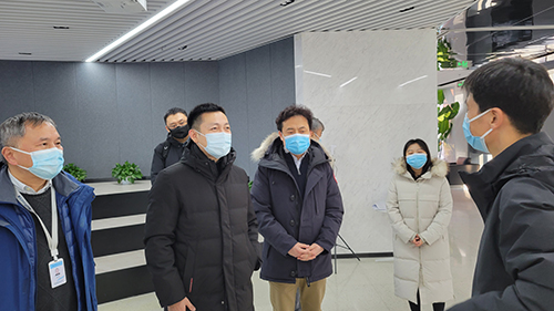 海淀副區(qū)長(zhǎng)林劍華調(diào)研百放英庫(kù)醫(yī)藥科技.jpg